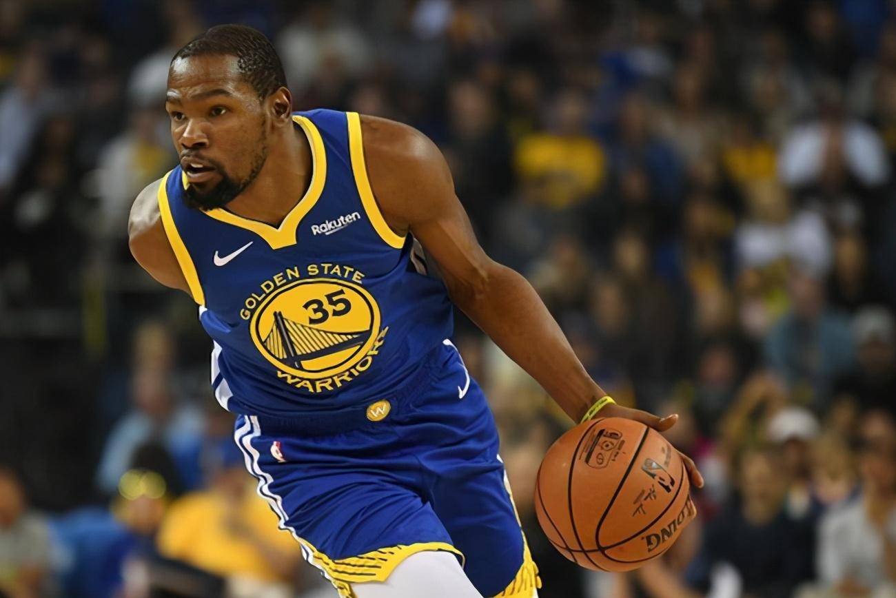 爱游戏全站-杜兰特重返赛场，领先优势明显首场状态出色，G2观众沸腾！